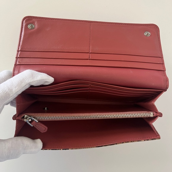 PRADA **RARE Python Matinee continental bi-fold wallet. Rose-colored interior. - Picture 11 of 12